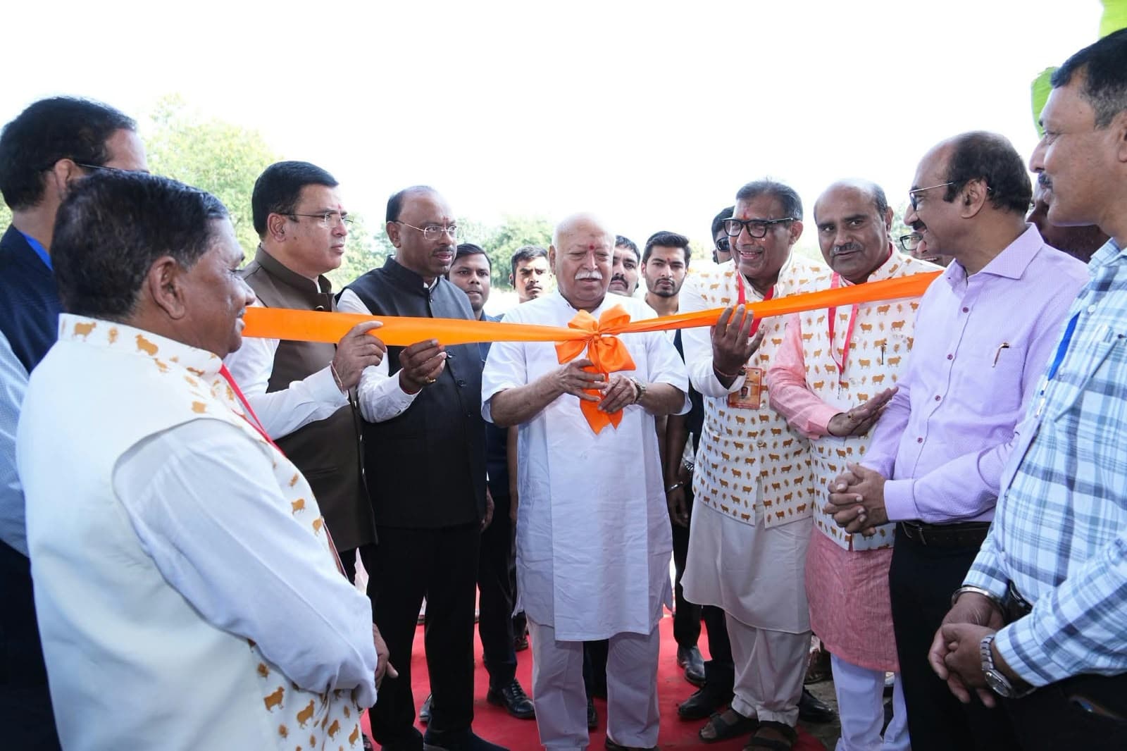 Dr Mohan Bhagwat inaugurating new projects at GVAK Deolapar